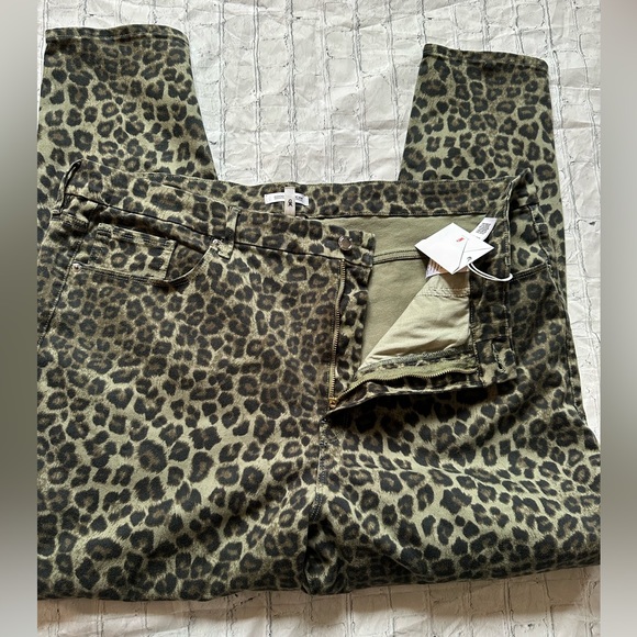 Good American good waist crop green animal print jeans - Picture 3 of 8